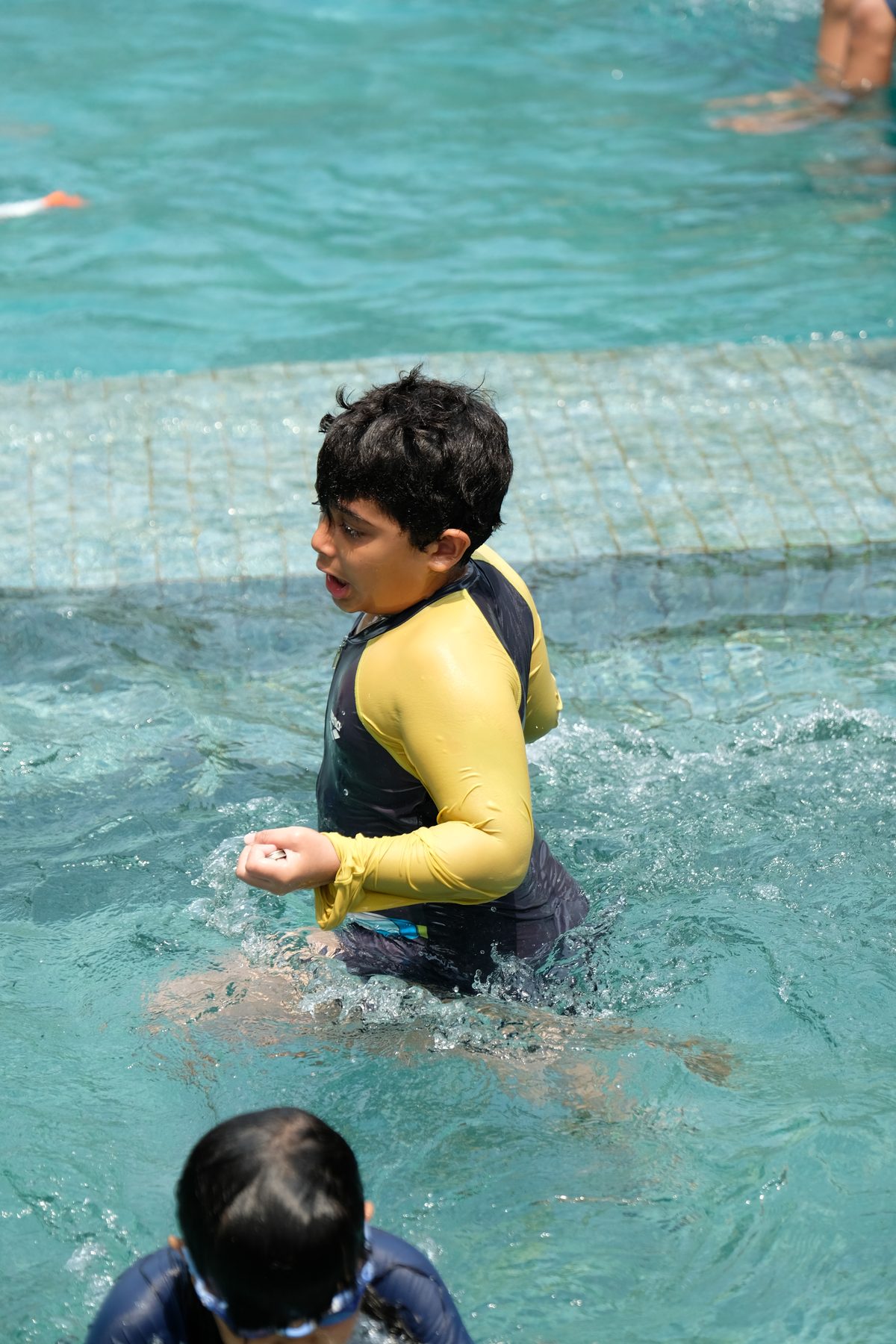 Cari Koin di Kolam Renang Kecil 1