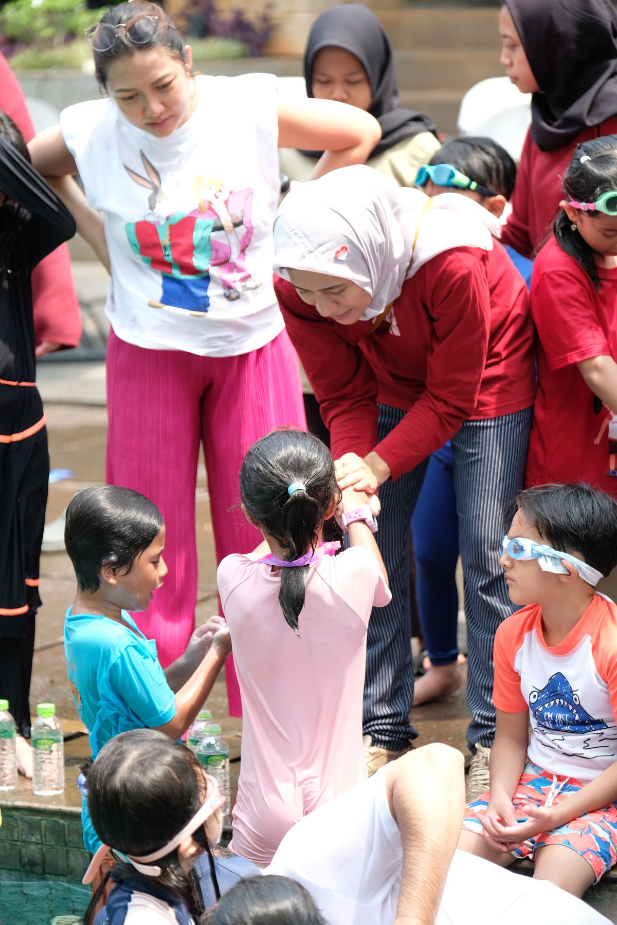 Cari Koin di Kolam Renang Kecil 4